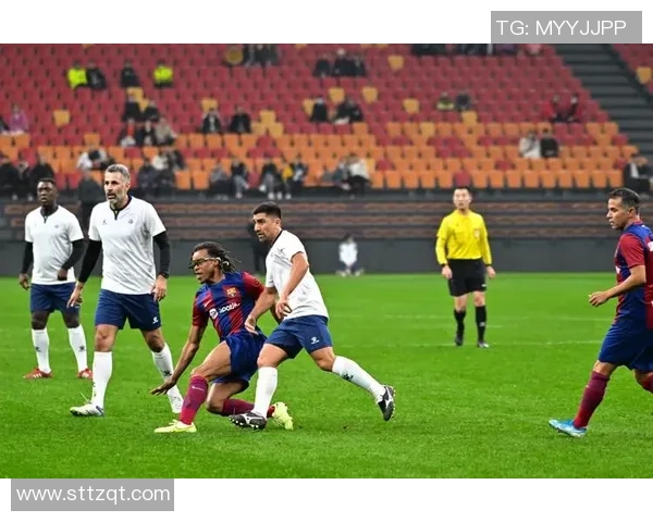 45岁足球传奇依然驰骋赛场 持续打破纪录刷新球迷期待