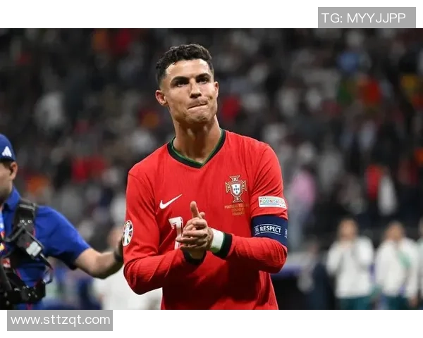 2025年全球足球十大球星收入排名揭秘 足球巨星背后的财富密码 2025年全球足球十大球星收入排名揭秘 足球巨星背后的财富密码