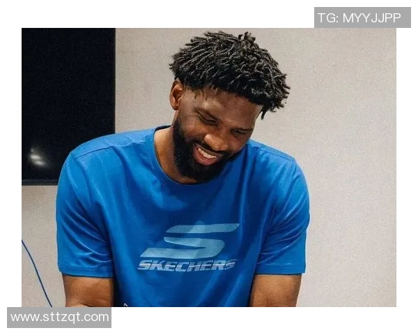 足球界两位拥有尖牙利齿的球星揭秘 他们的锋利笑容与进攻实力并驾齐驱 足球界两位拥有尖牙利齿的球星揭秘 他们的锋利笑容与进攻实力并驾齐驱